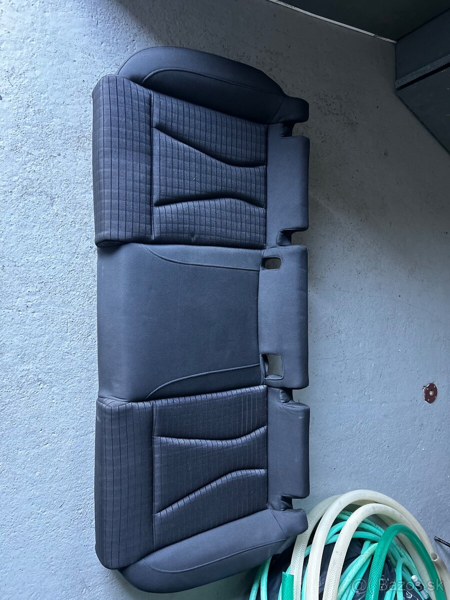 Predám zadné sedačky a dverové panely - 2