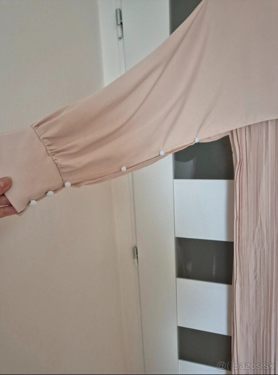 šaty s plysovanou sukňou - 2