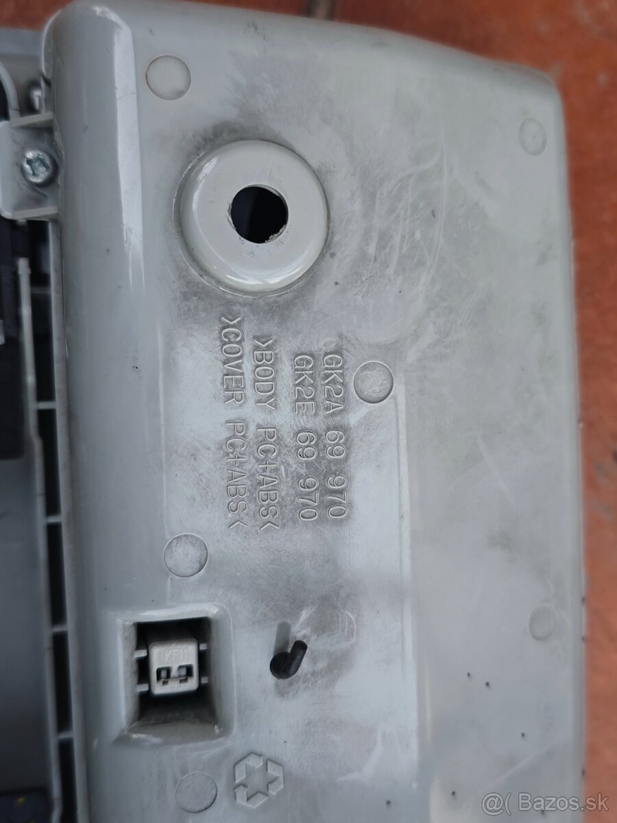 Mazda 5 stropné svetlo. - 2