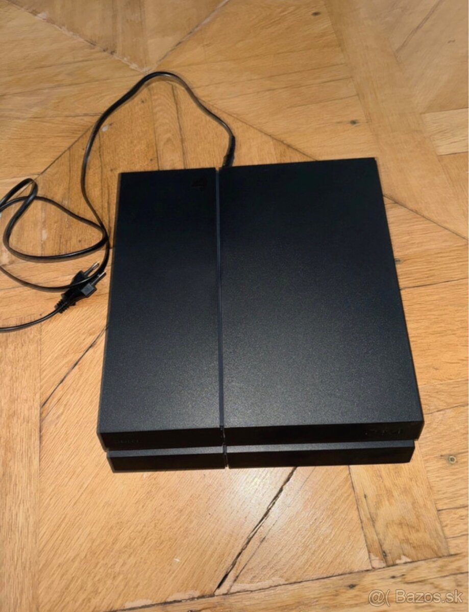 Predam PS4 500GB v super stave - 2