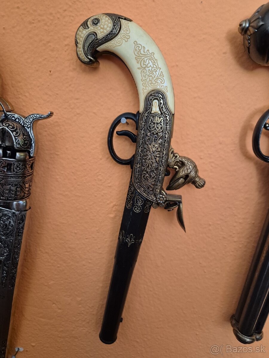 Repliky kresadlovych pištolí - 2