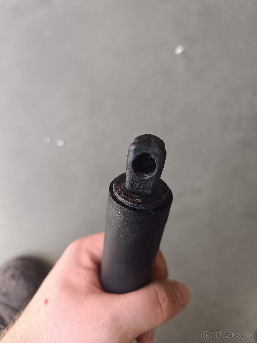 Plynova vzpera kufra - 2