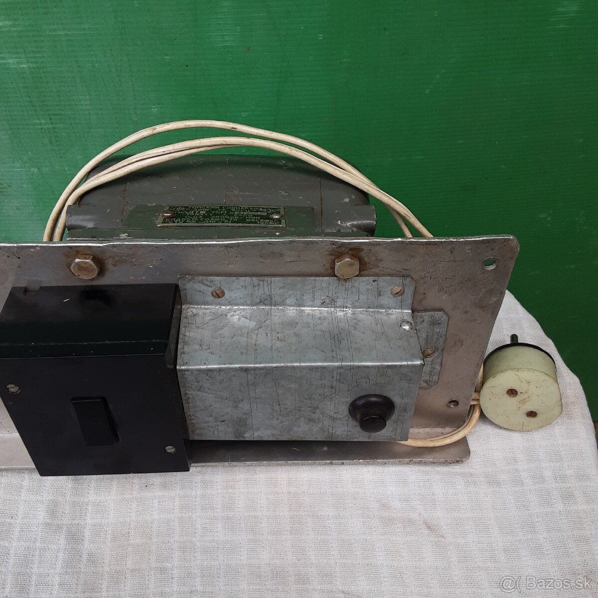 Elektro motor na 220 V netipický . - 2