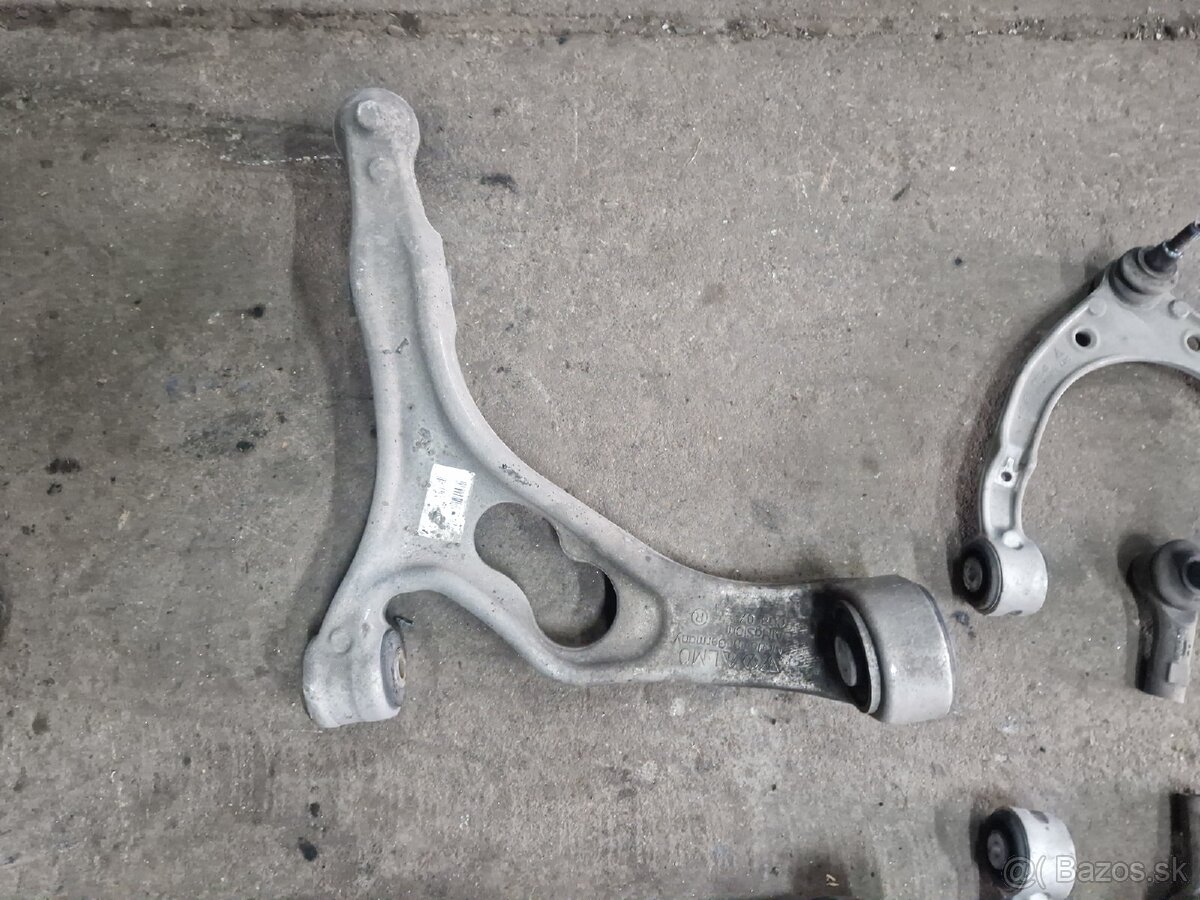 Volkswagen Touareg predné ramená - 2