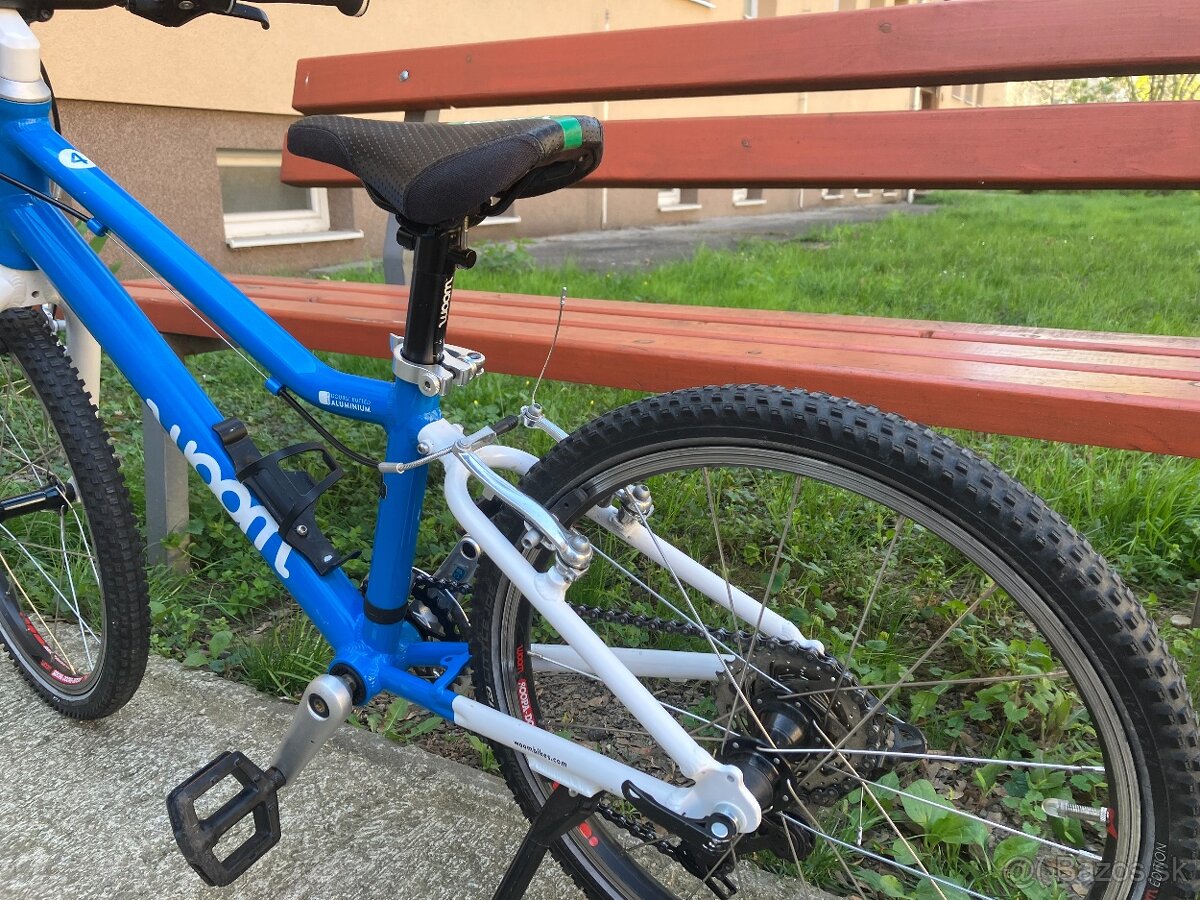 predám modrý bicykel WOOM 4 - 2