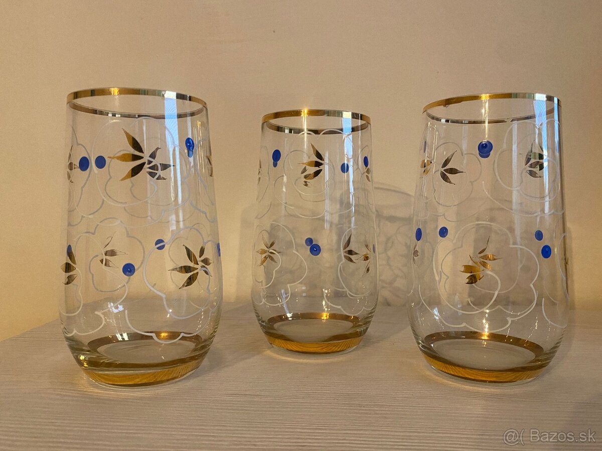 SKLENENÝ KRČAH A POHÁRE - 2
