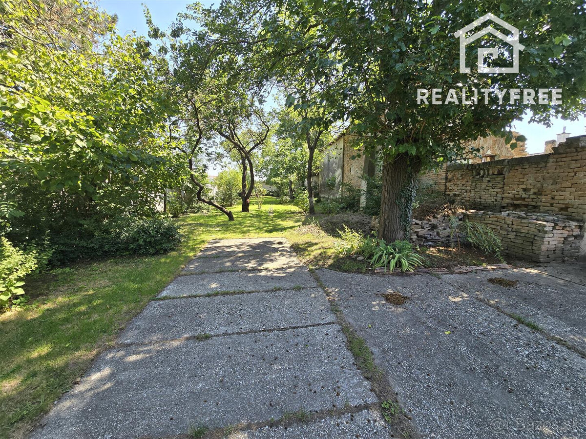 Na predaj stavebný pozemok v Miloslavove, 431 m2 - 2