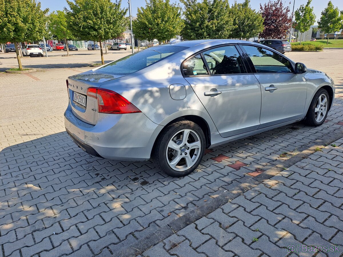 Predám Volvo s60 309000km nova sada zimnych pneu - 2