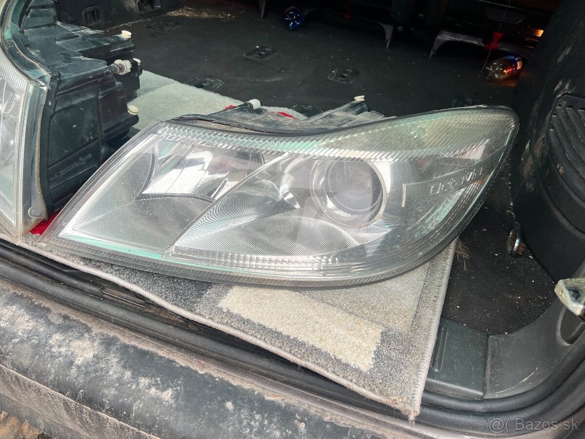Predne svetla skoda octavia - 2
