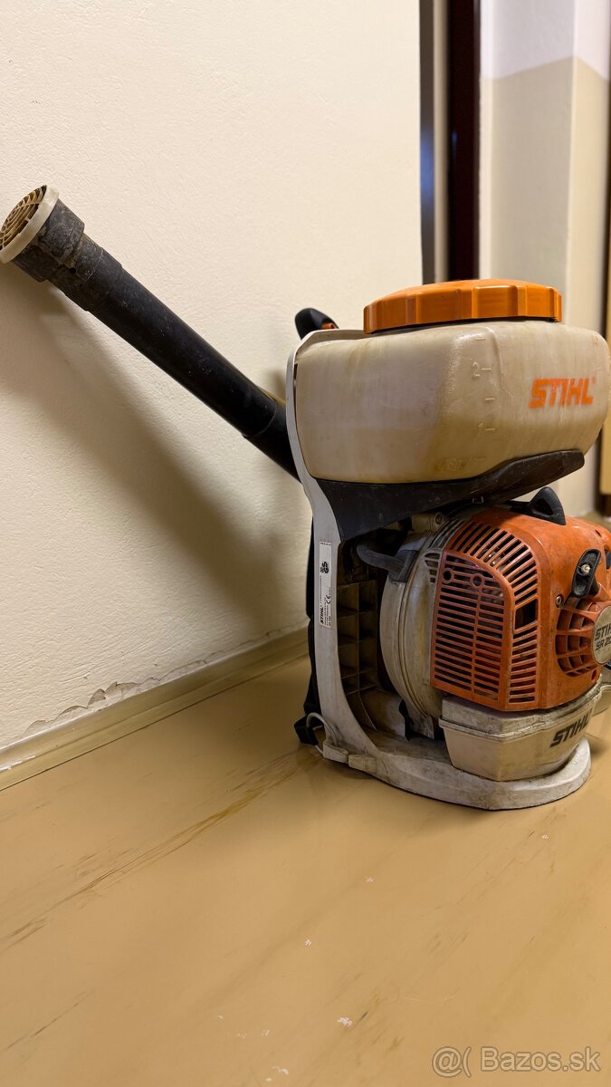 Predám motorový postrekovač STIHL SR 200 - 2
