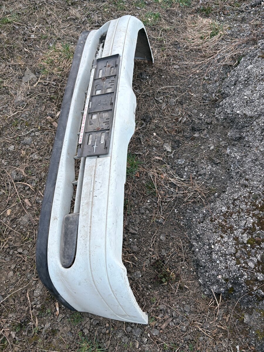 Predný nárazník na renault megane scenic MK1 - 2