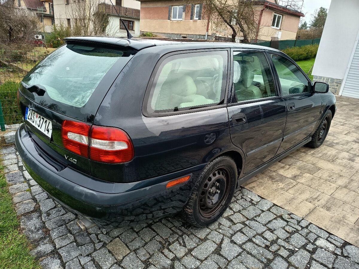 V40 2.0i - 2