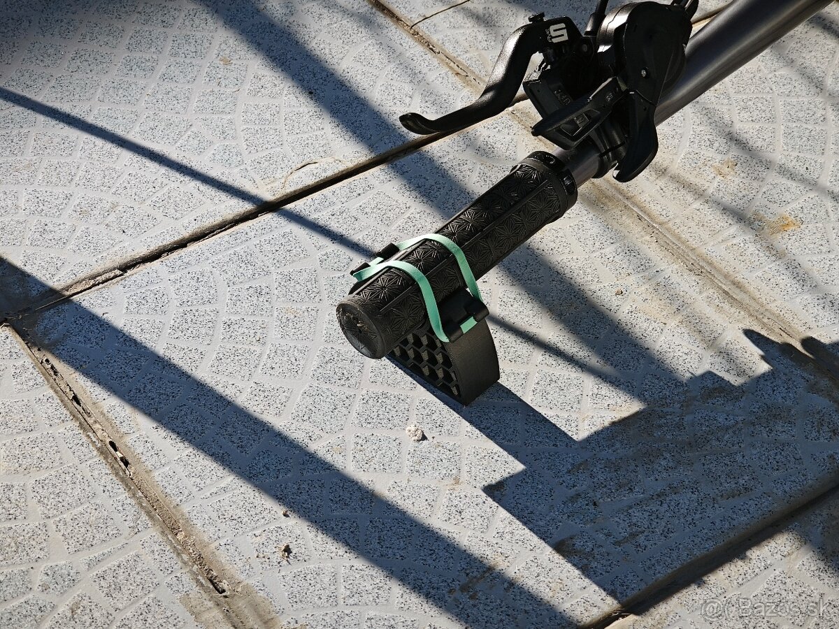 Servisné držiaky riadidiel bicykla - 2