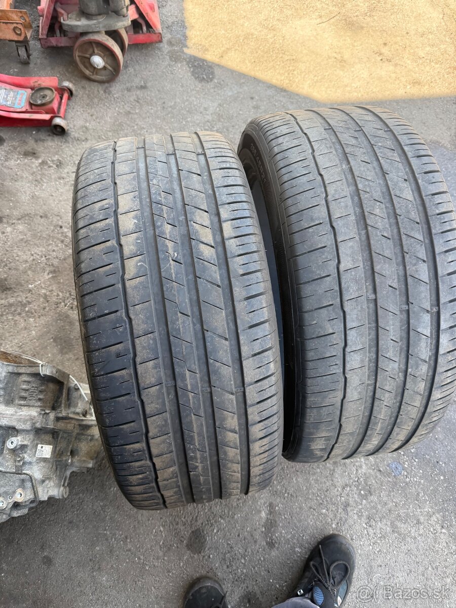 285/45r21 - 2