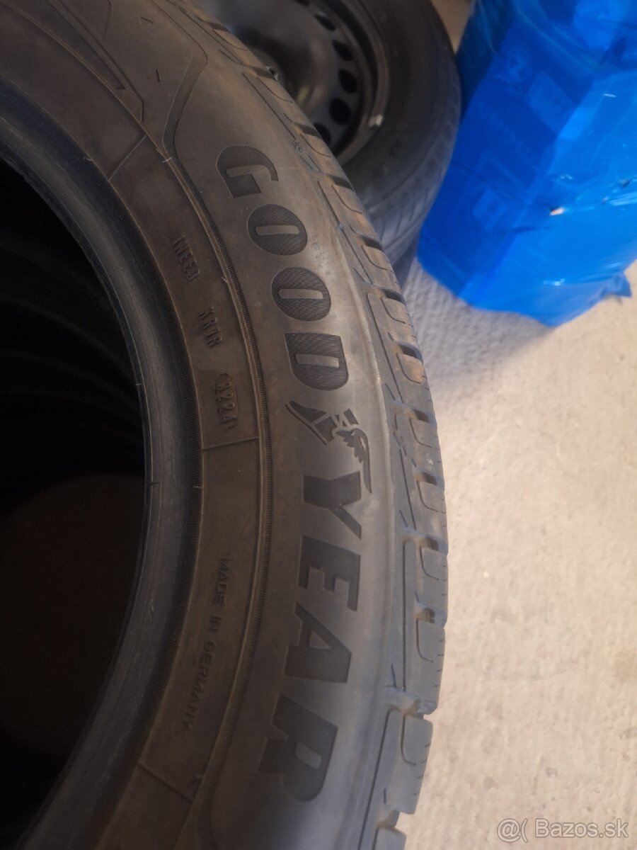 Zimné pneumatiky 215/65 R17 - 2