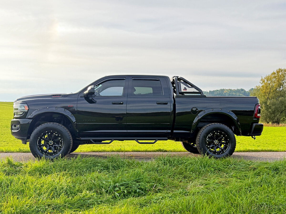 DODGE RAM 2500 HEAVY DUTY 6.4 HEMI – NIGHT EDITION - 2