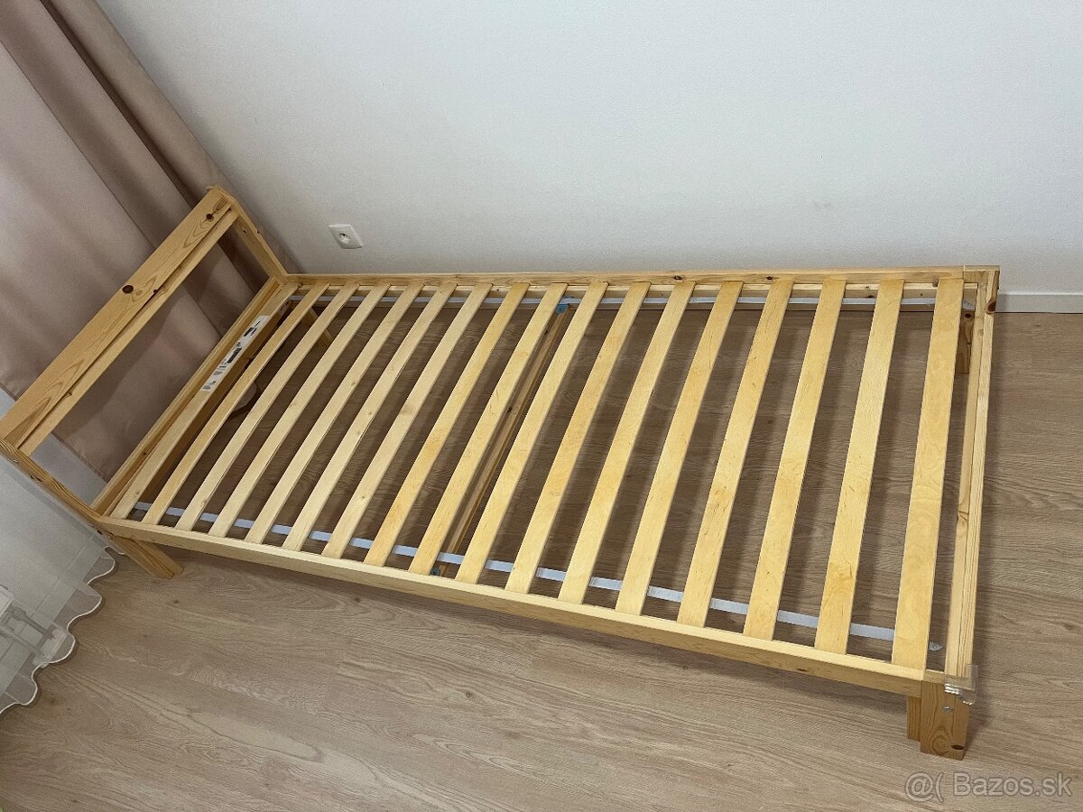 Posteľ 90x200 s matracom - 2