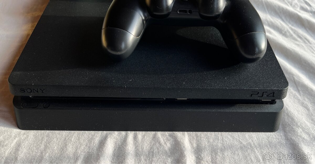 PS4 slim - 2