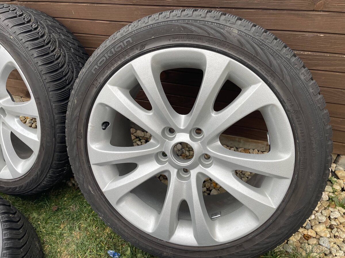 SKODA TRIFID orig 225 45 R17 5x112 Winter - 2