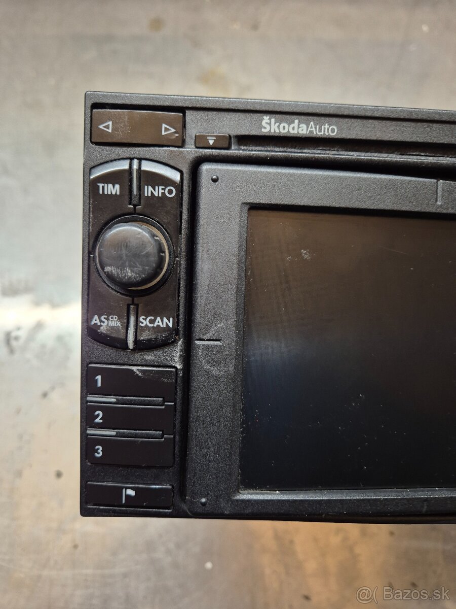 Predám Autorádio - MFD - DX - originál Škoda - 2
