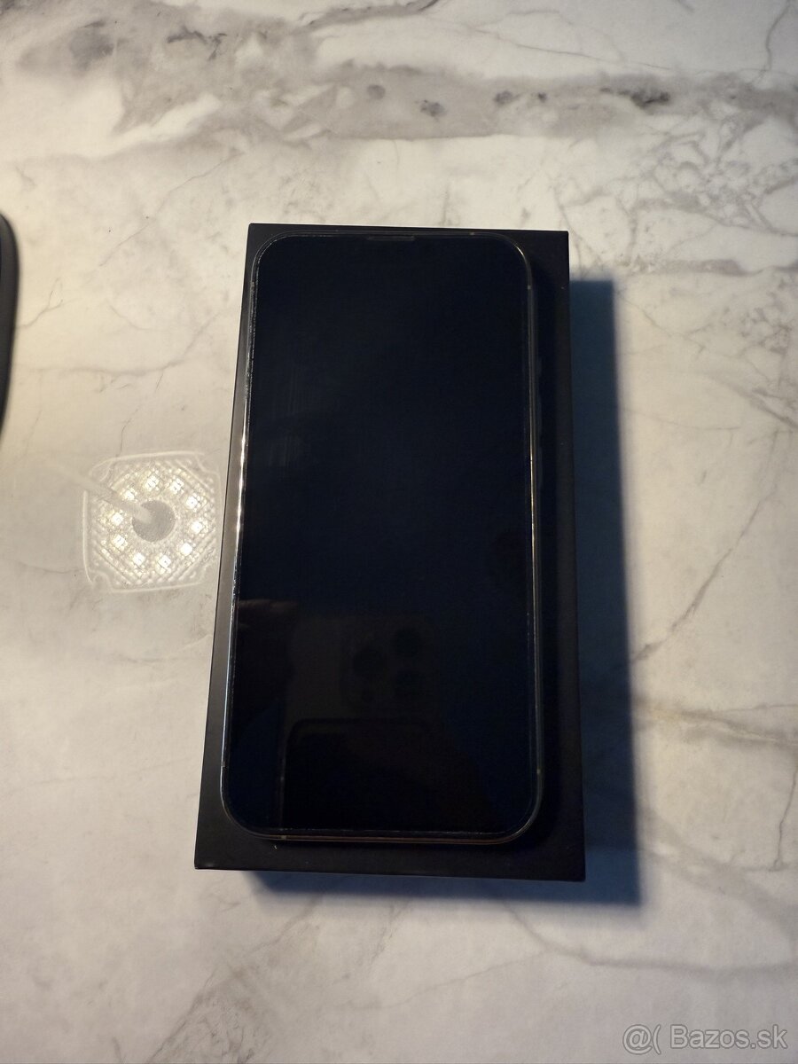 Apple iPhone 13 Pro - 2