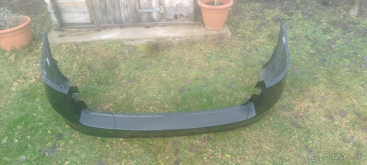 Predám zadný nárazník Škoda Superb3 kombi3 - 2