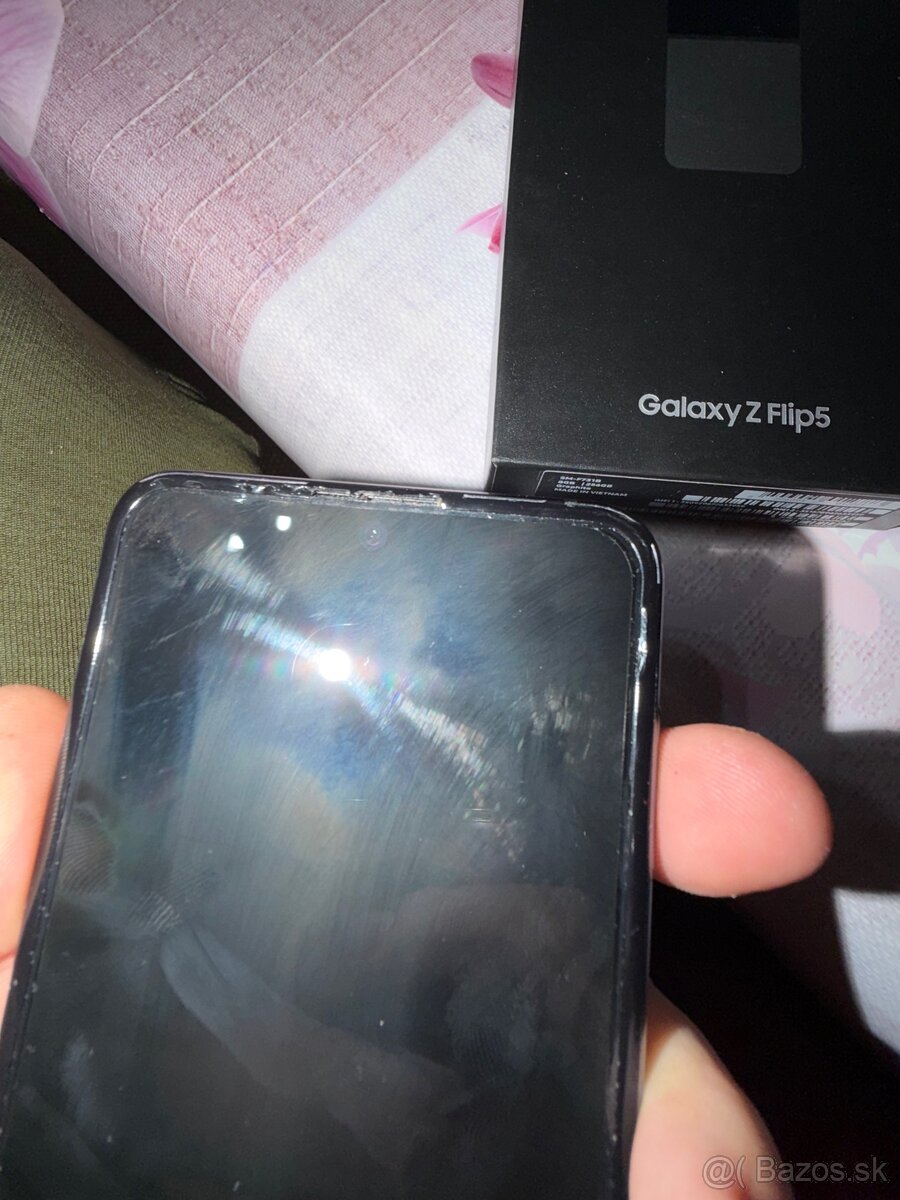 Samsung galaxy Z flip 5 + galaxy watch 6 - 2