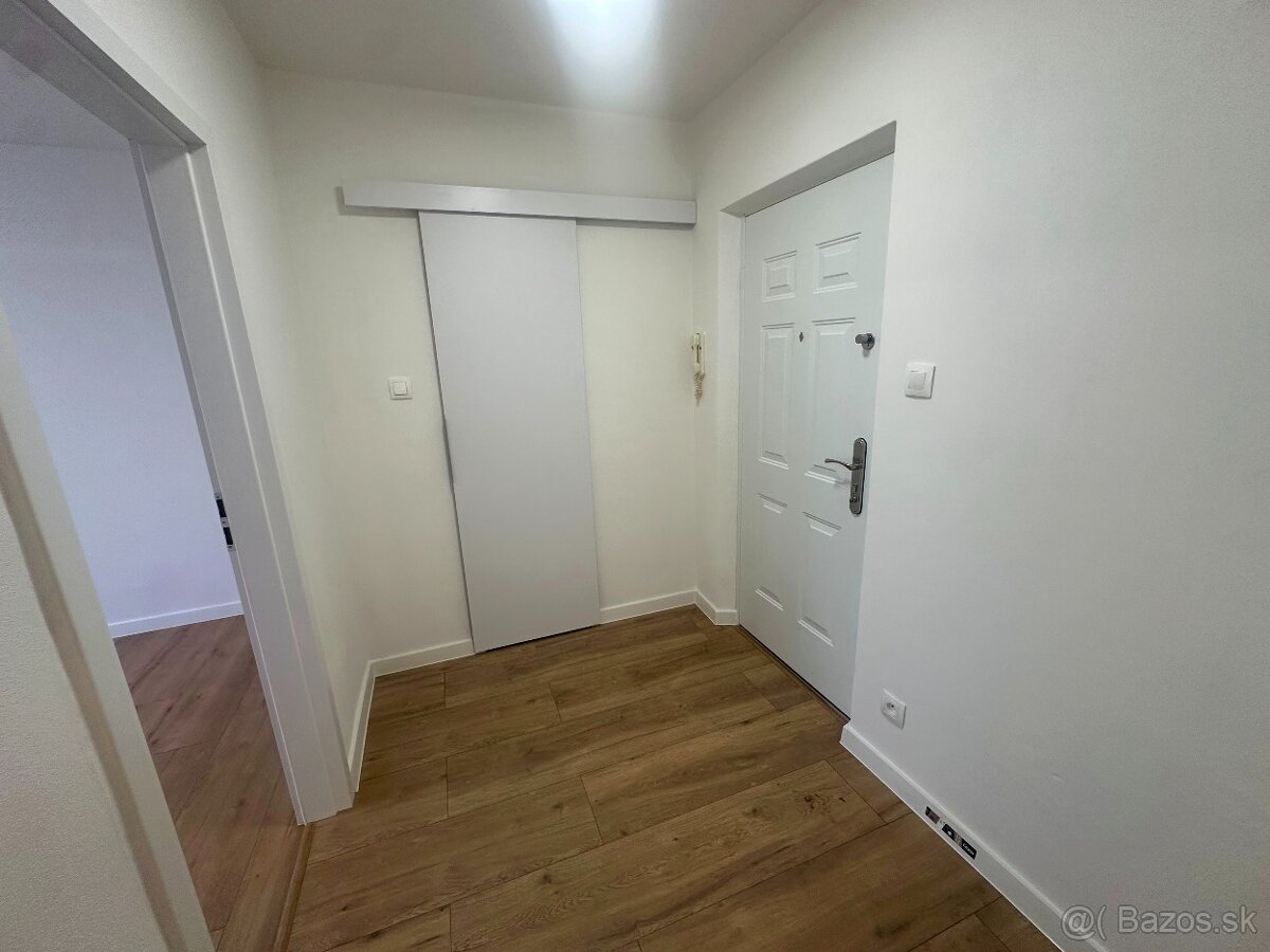Kompletné zrekonštruovaný 3-izbový byt v Banskej Bystrici - 2