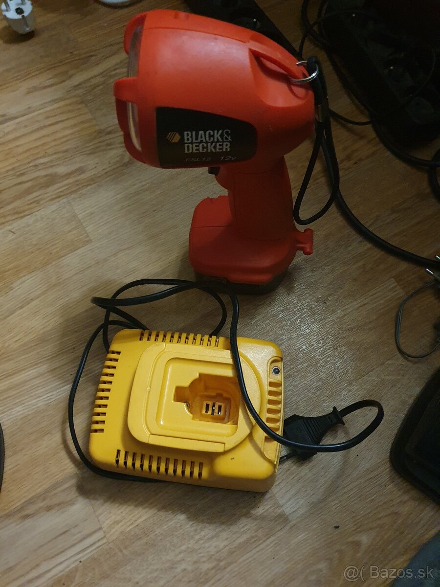 Predám aku svetlo black decker 12 - 2