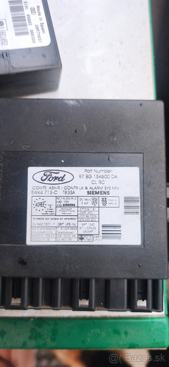 Mondeo MK 2 jednotky, motorček stieračov - 2