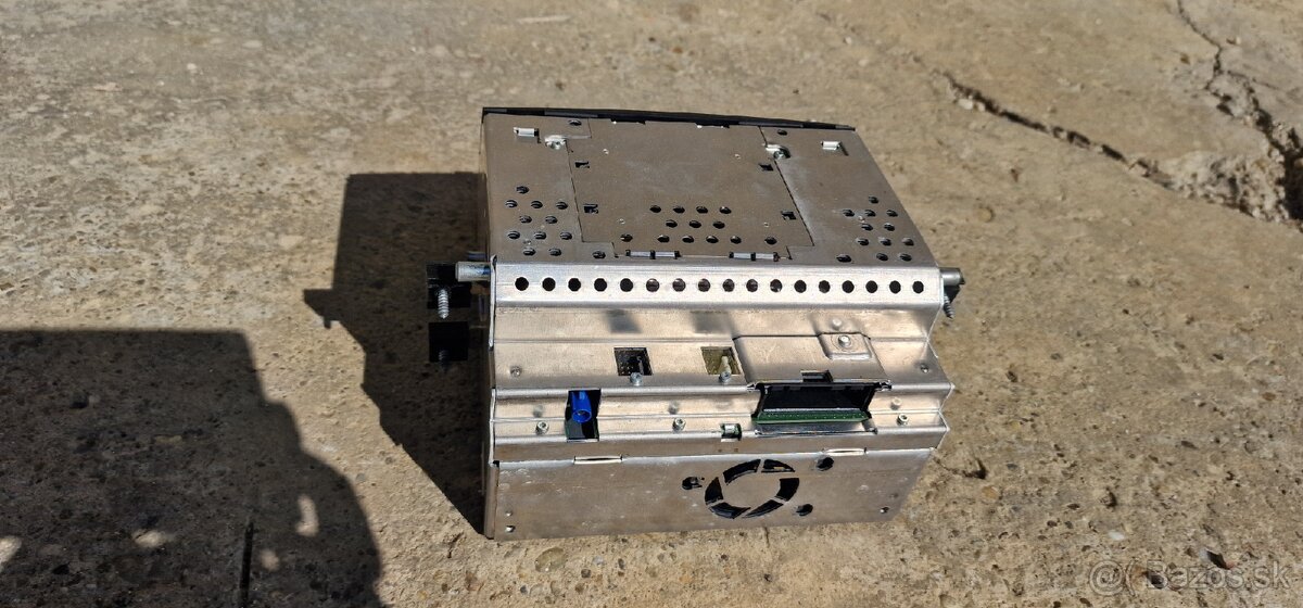 Mercedes Benz W221 COMMAND rádio BE7011 - 2