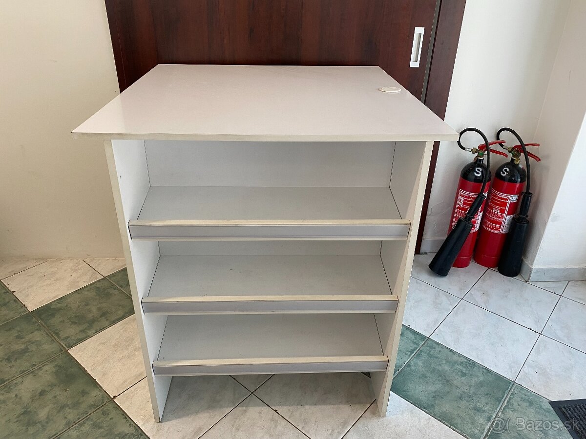 Predajný pult do predajne - 2