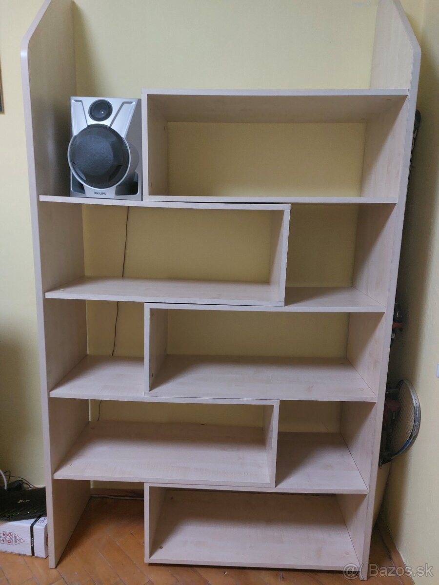 Darujem polickovu skrinu - 2