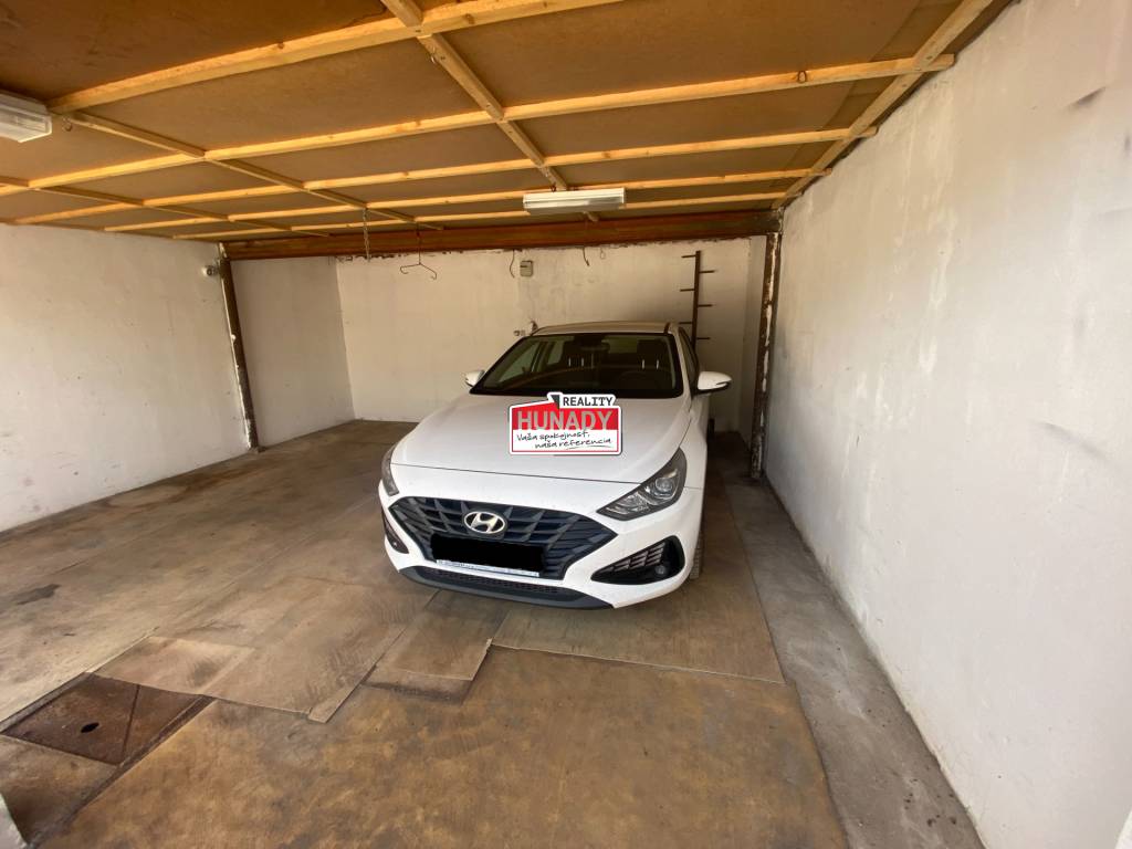 ZNÍŽENÁ CENA (36 m²) DVOJGARÁŽ ZÁPAD 1 - 2