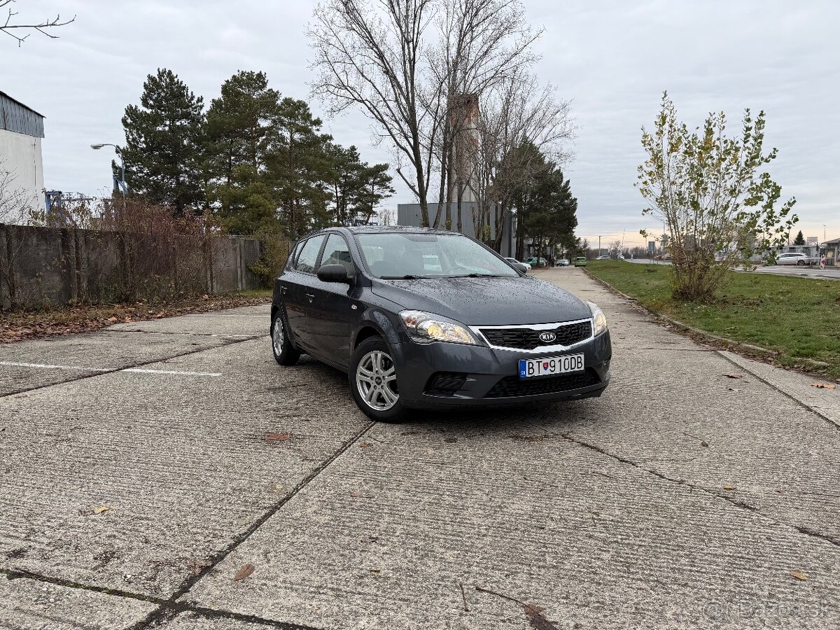 KIA Ceed 1.6 CRDi - 2