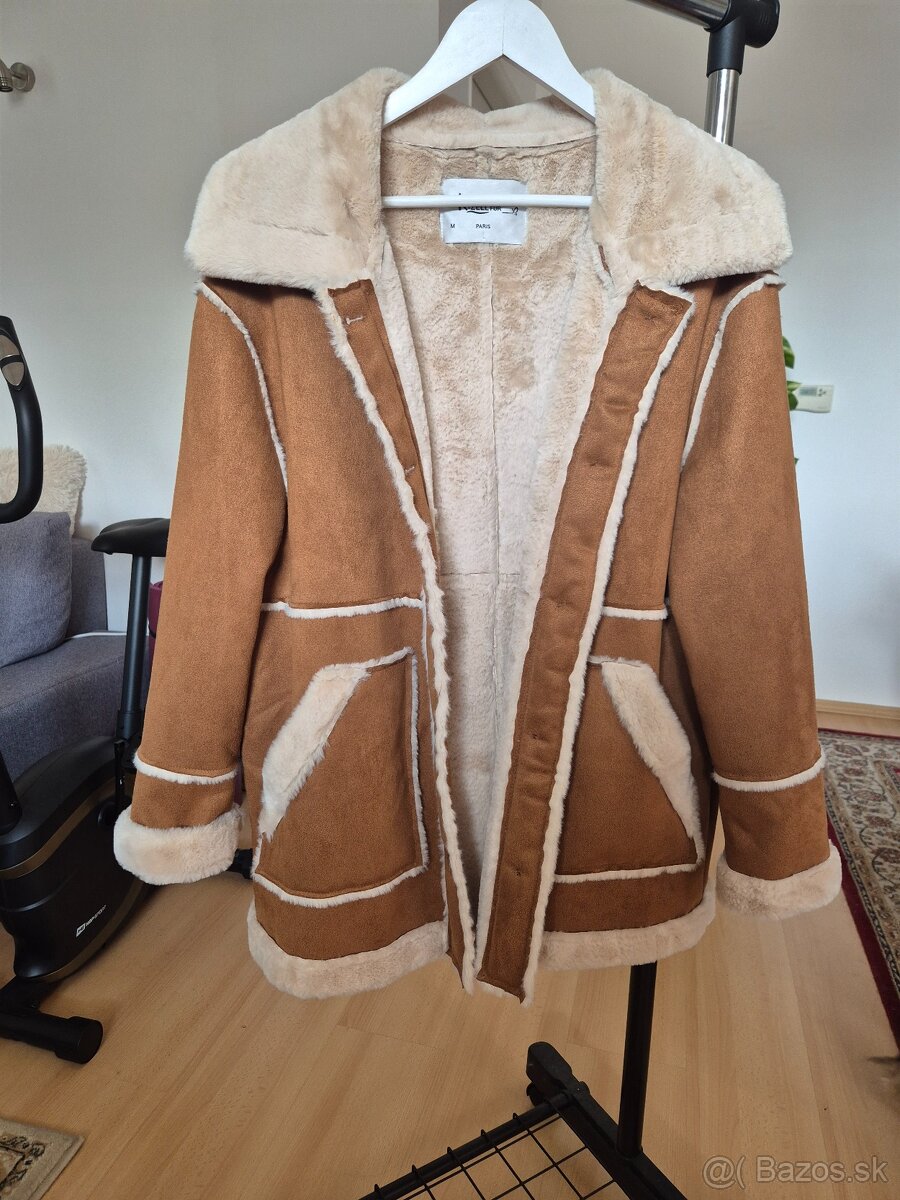 Dámsky kožúšok béžový aj čierny veľkosť M, cena za 1kus - 2