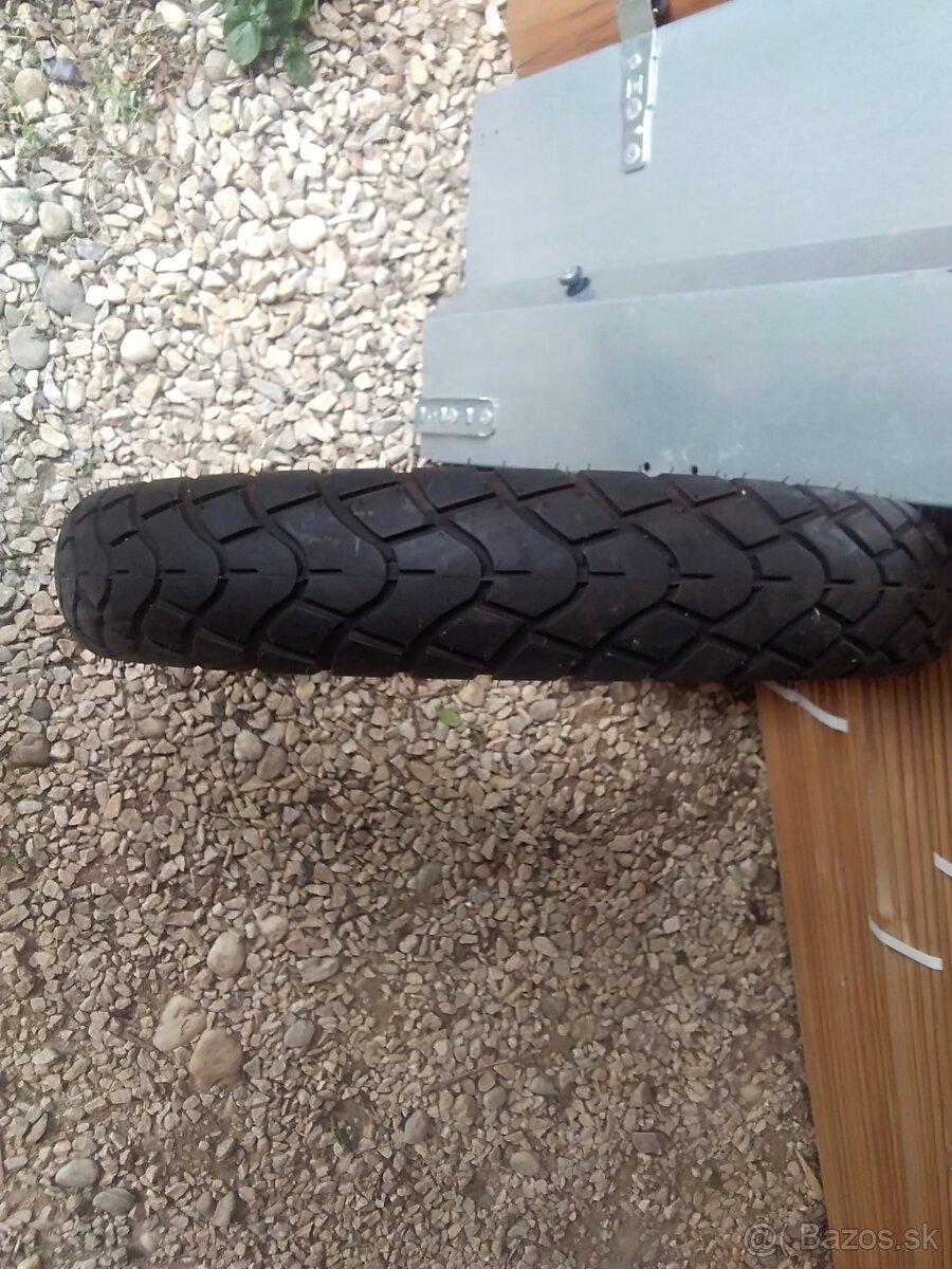 Predám pneu 90/90 r17 - 2
