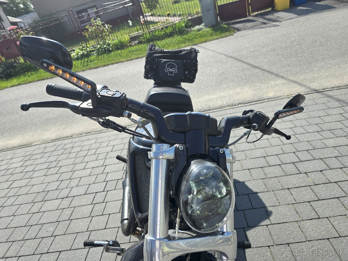 HARLEY DAVIDSON V-ROD MUSCLE - 2