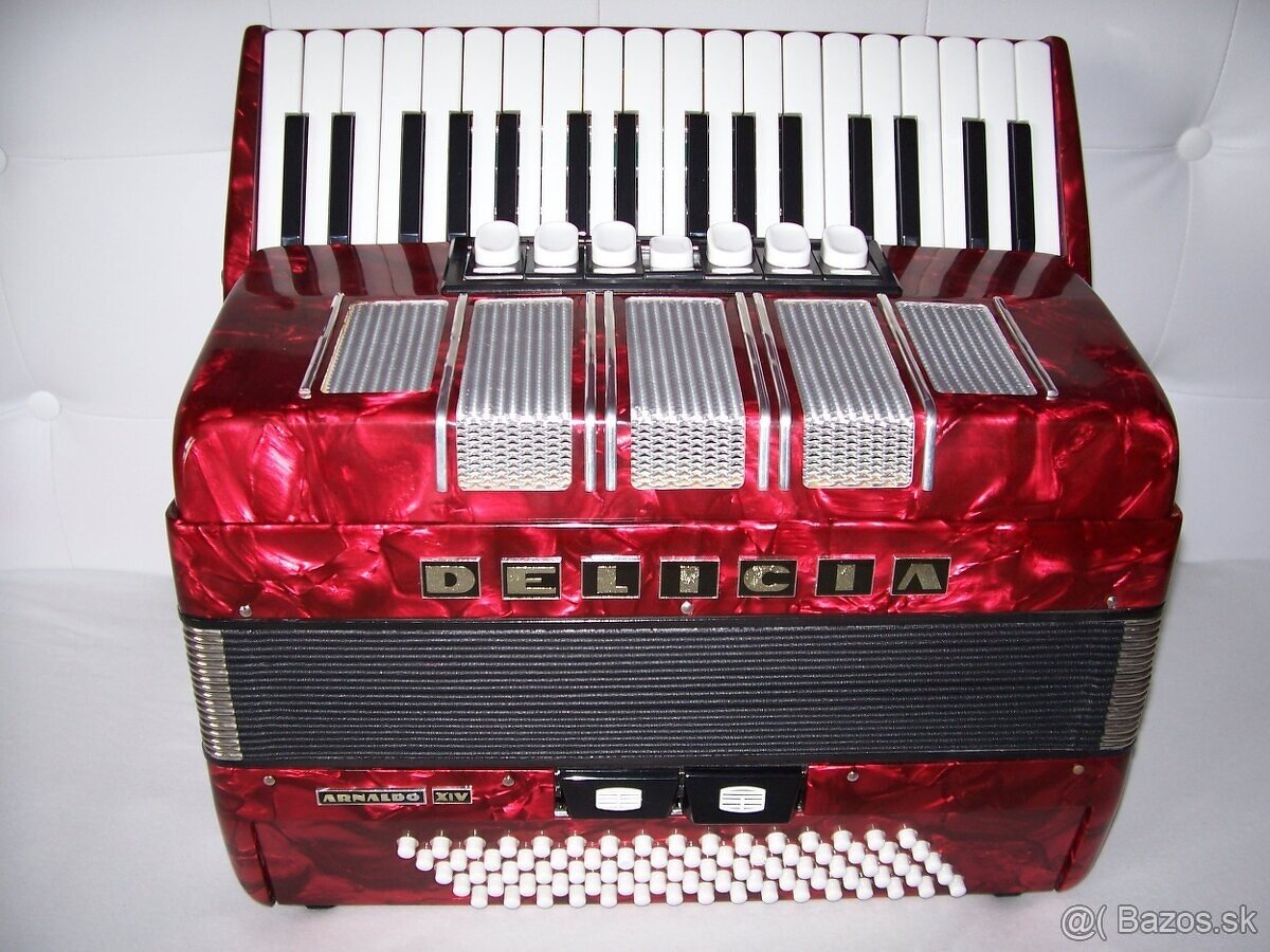 Predam akordeon Delicia Arnaldo 72 bas. - 2