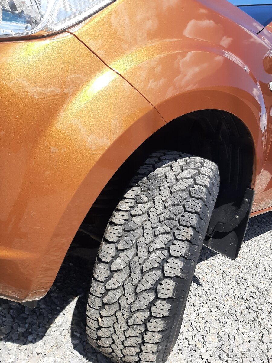 nissan navara 2,3d 120kw - 2