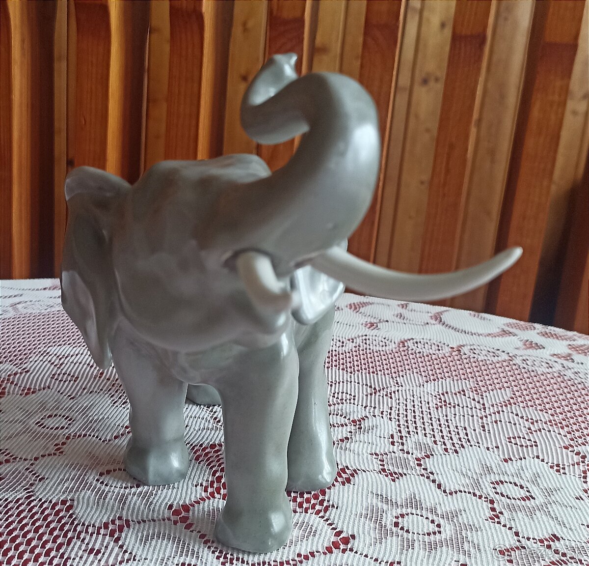 Slon - royal dux - 2