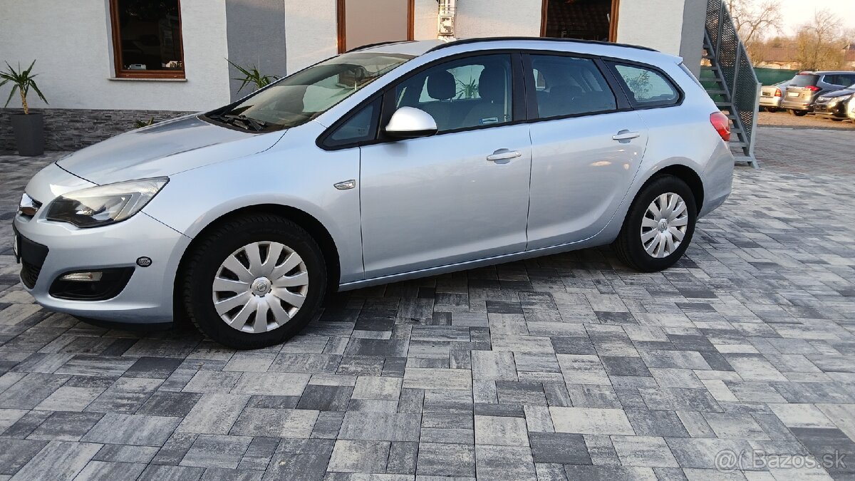 Opel Astra J 2015 - 2