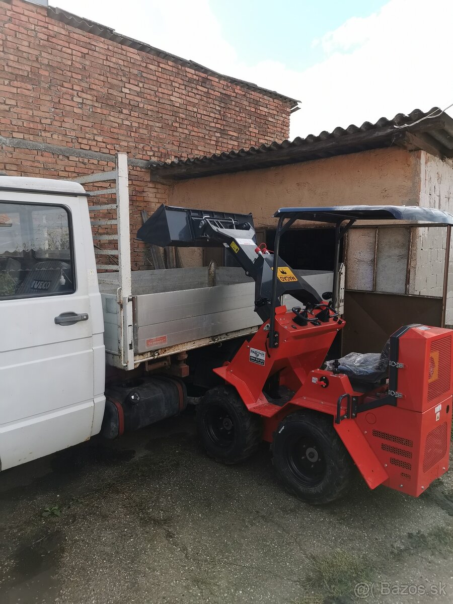 Smyko riadeny nakladac - 2