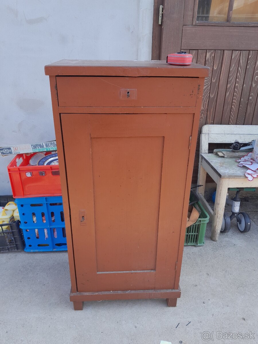 Prdám retro skrinku - 2