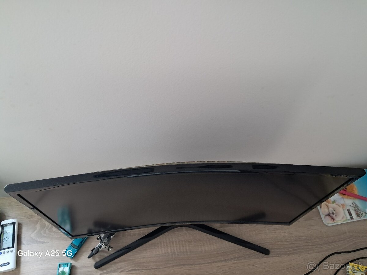 Samsung Odyssey CRG5 herný monitor - 2