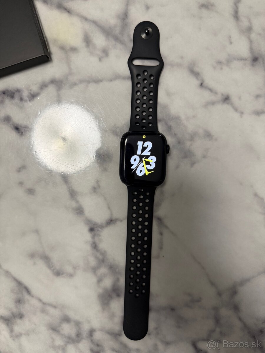 Apple Watch Series 7 45mm Nike - 2