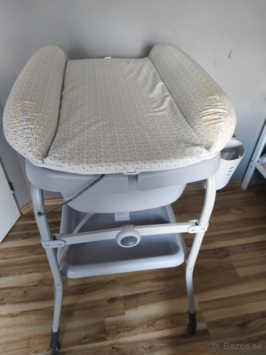 Prebalocaci pult s vanickou - 2