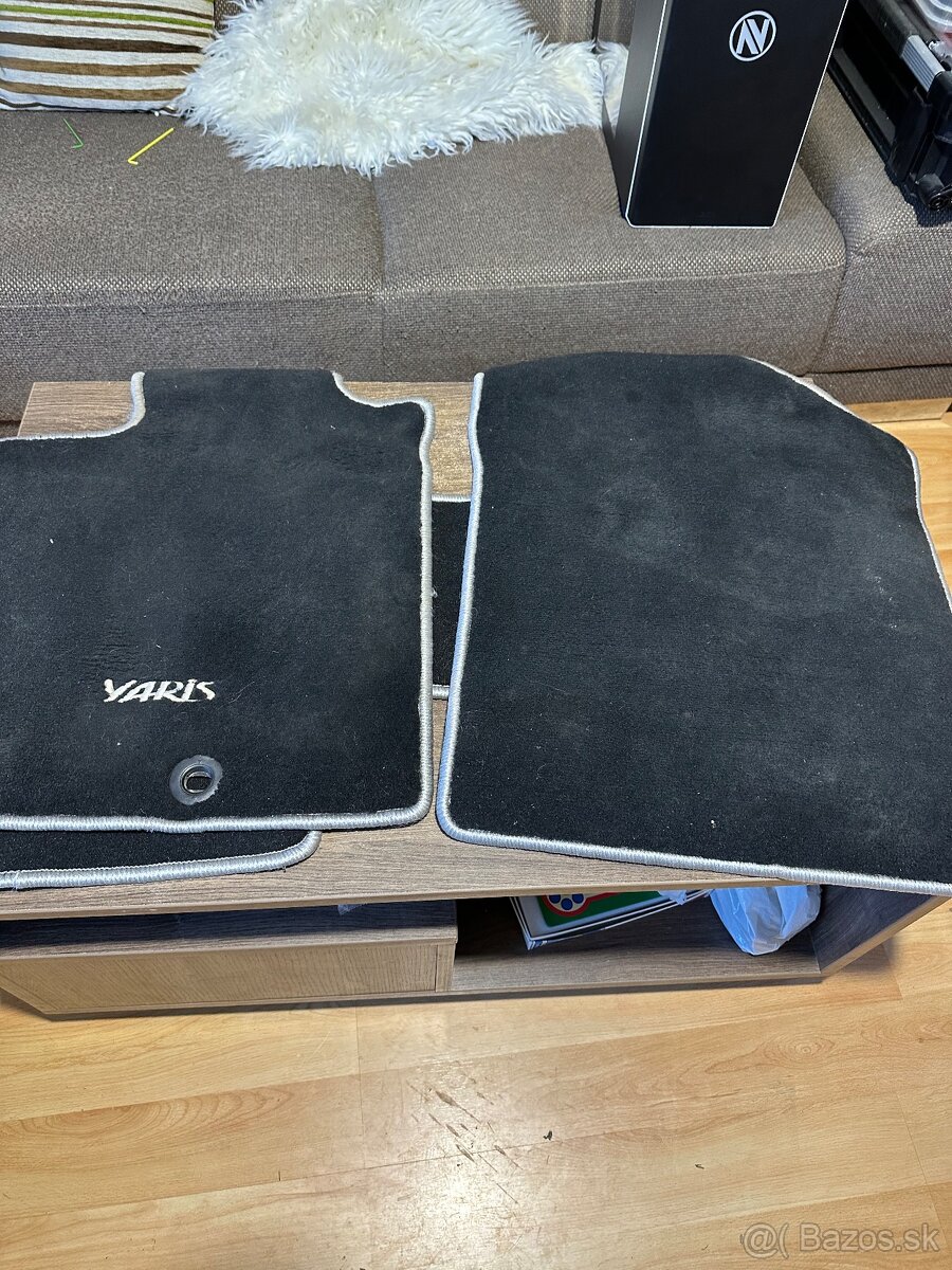 Toyota Yaris velúrové koberčeky orginal - 2