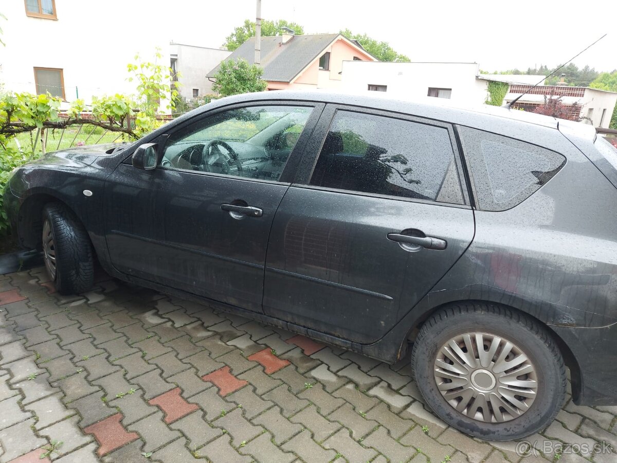 Mazda 3 na náhradné diely - 2
