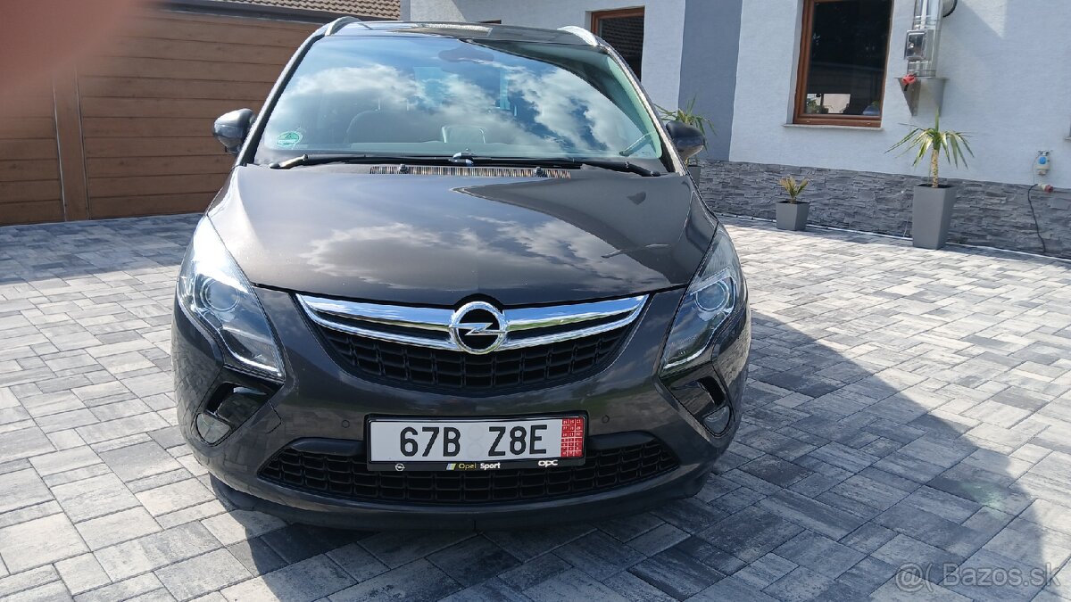 Opel Zafira 2015 - 2